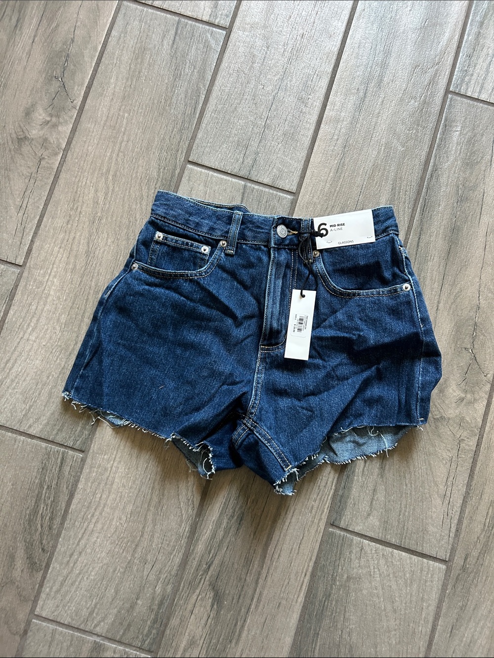 Glassons lucy mid rise Jean Shorts